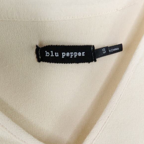 Francesca's Blu Pepper Cream Crochet High Low Boho Long Sleeve Blouse Small - Picture 3 of 4